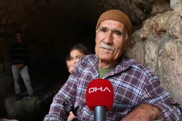 ADIYAMAN 4'ÜNCÜ MURAT'IN YAPTIRDIĞI CAMİNİN ALTINDAN AKAN SUDA SERİNLİYORLAR ADIYAMAN 4'ÜNCÜ MURAT'IN YAPTIRDIĞI CAMİNİN ALTINDAN AKAN SUDA SERİNLİYORLAR