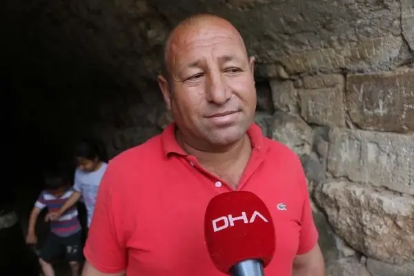 ADIYAMAN 4'ÜNCÜ MURAT'IN YAPTIRDIĞI CAMİNİN ALTINDAN AKAN SUDA SERİNLİYORLAR ADIYAMAN 4'ÜNCÜ MURAT'IN YAPTIRDIĞI CAMİNİN ALTINDAN AKAN SUDA SERİNLİYORLAR