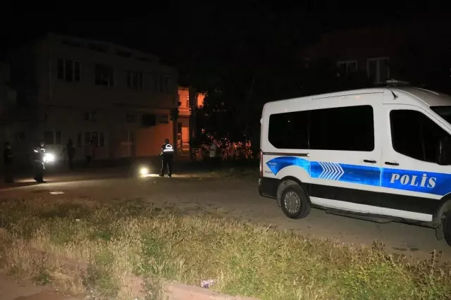 Son dakika haber... Adana'da sokak ortasında silahlı kavga: 1 yaralı Son dakika haber... Adana'da sokak ortasında silahlı kavga: 1 yaralı