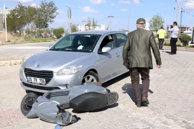 Afyonkarahisar'da motosiklet kazası: 1 kişi yaralandı Afyonkarahisar'da motosiklet kazası: 1 kişi yaralandı