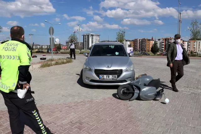 Afyonkarahisar'da motosiklet kazası: 1 kişi yaralandı Afyonkarahisar'da motosiklet kazası: 1 kişi yaralandı