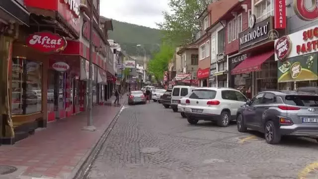 AFYONKARAHİSAR - 'Tam kapanma'ya uyuluyor AFYONKARAHİSAR - 'Tam kapanma'ya uyuluyor