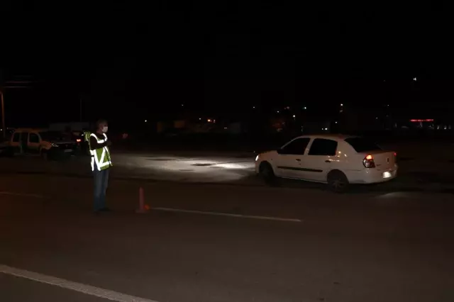 Amasya'da polis denetimlerini artırdı Amasya'da polis denetimlerini artırdı