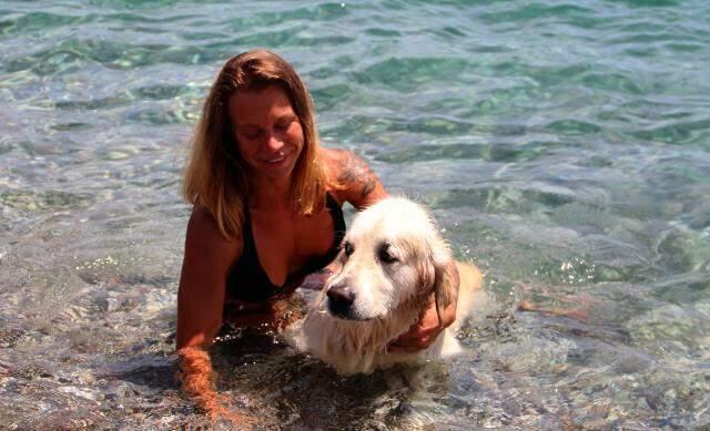 Antalya sahilleri onlara kaldı! Rus turist, köpeğini de 9 kilometre uçak yolculuyla tatile getirdi Antalya sahilleri onlara kaldı! Rus turist, köpeğini de 9 kilometre uçak yolculuyla tatile getirdi
