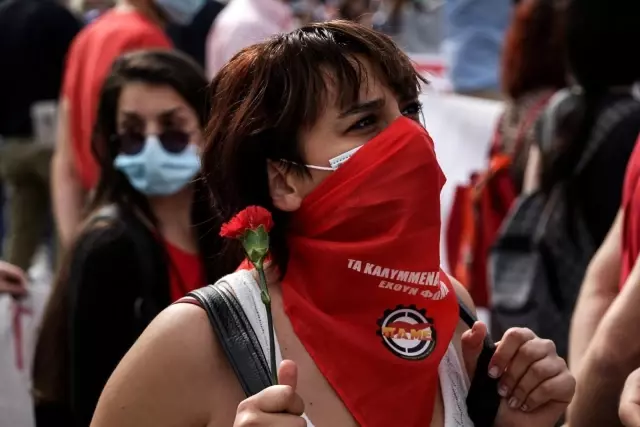 - Atina halkı, İşçi Bayramı'nı gecikmeli kutladı - Atina halkı, İşçi Bayramı'nı gecikmeli kutladı