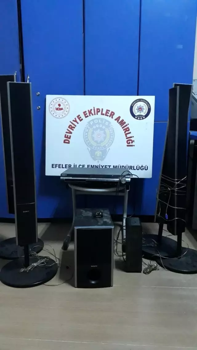 Aydın'da bir evden servet çalan hırsızlar tutuklandı Aydın'da bir evden servet çalan hırsızlar tutuklandı