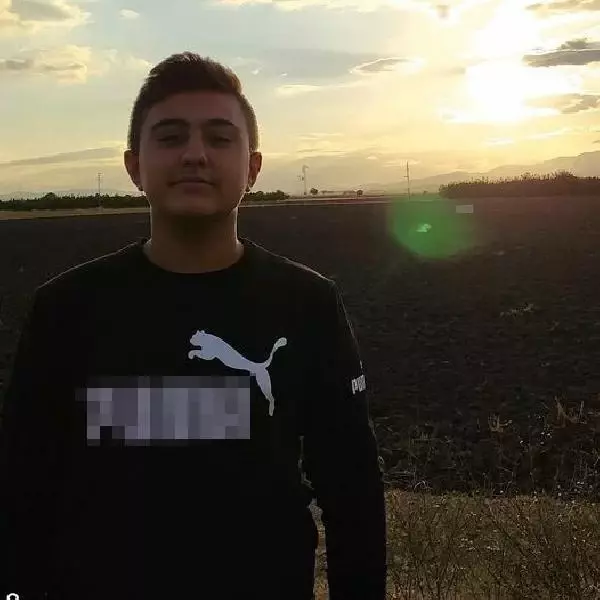 Babasının arazisinde baygın bulunan İsa, hastane yolunda öldü Babasının arazisinde baygın bulunan İsa, hastane yolunda öldü