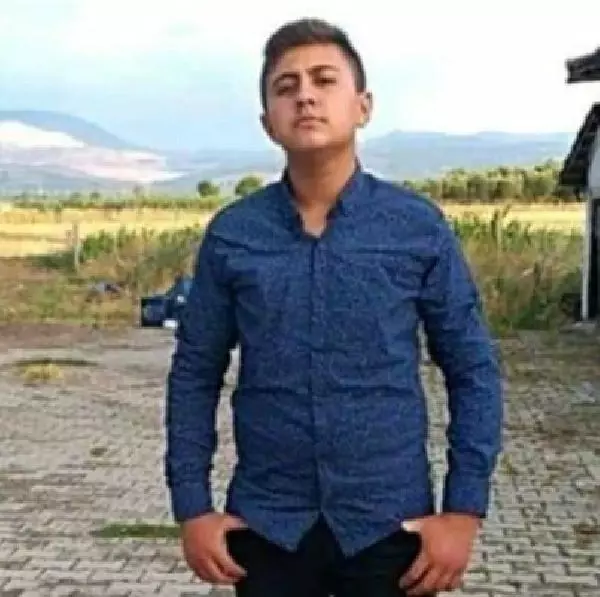 Babasının arazisinde baygın bulunan İsa, hastane yolunda öldü Babasının arazisinde baygın bulunan İsa, hastane yolunda öldü