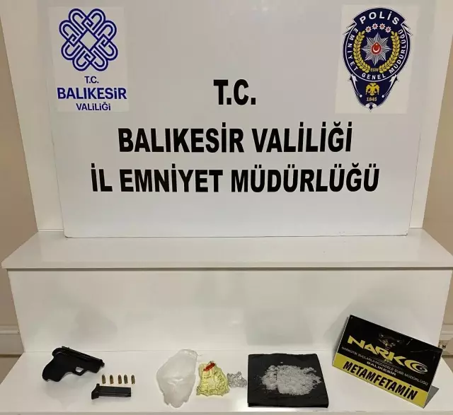 Balıkesir'de polis 20 şahsı gözaltına aldı Balıkesir'de polis 20 şahsı gözaltına aldı