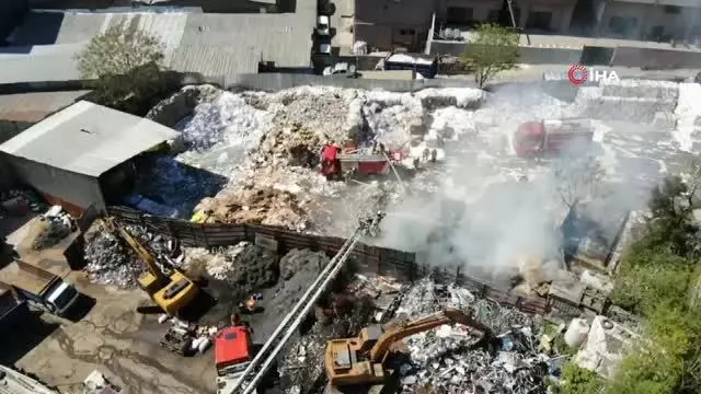 Son dakika haberi | Bayrampaşa'da kağıt deposunda yangın Son dakika haberi | Bayrampaşa'da kağıt deposunda yangın
