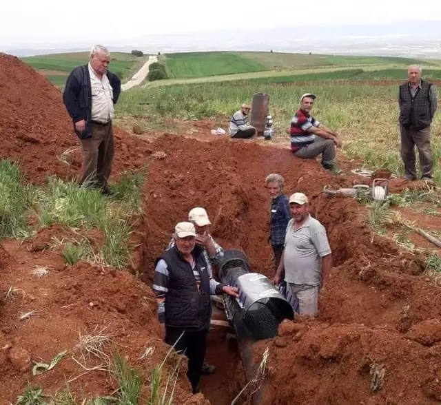 Beylikova Belediyesi ekipleri sulama sistemindeki patlakları tamir etti Beylikova Belediyesi ekipleri sulama sistemindeki patlakları tamir etti