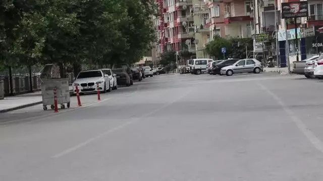 Cadde ve sokaklar tam kapanmada boş kaldı Cadde ve sokaklar tam kapanmada boş kaldı
