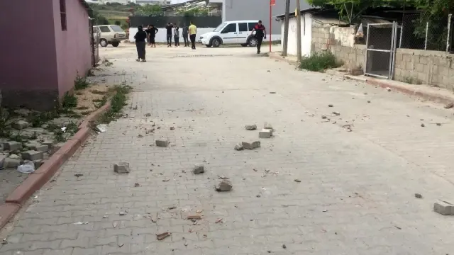 Cono aşiretinden iki aile birbirine girdi, koca mahallede kıyamet koptu Cono aşiretinden iki aile birbirine girdi, koca mahallede kıyamet koptu