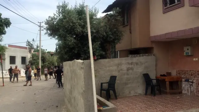Cono aşiretinden iki aile birbirine girdi, koca mahallede kıyamet koptu Cono aşiretinden iki aile birbirine girdi, koca mahallede kıyamet koptu