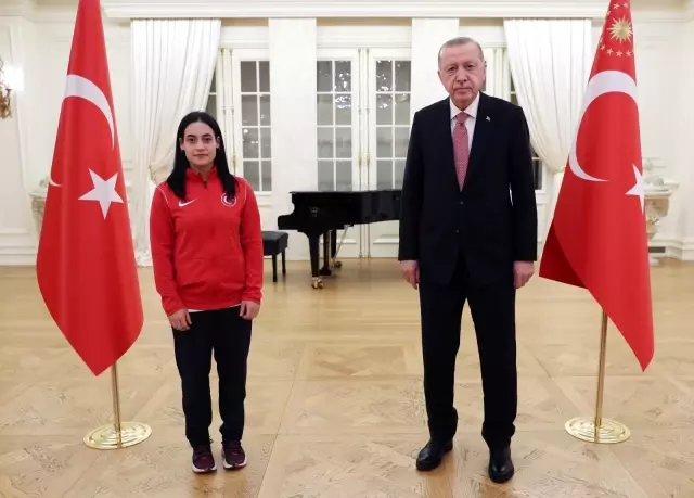 Son dakika! Cumhurbaşkanı Erdoğan, sporcularla iftar yaptı Son dakika! Cumhurbaşkanı Erdoğan, sporcularla iftar yaptı