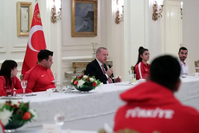 Son dakika! Cumhurbaşkanı Erdoğan, sporcularla iftar yaptı Son dakika! Cumhurbaşkanı Erdoğan, sporcularla iftar yaptı