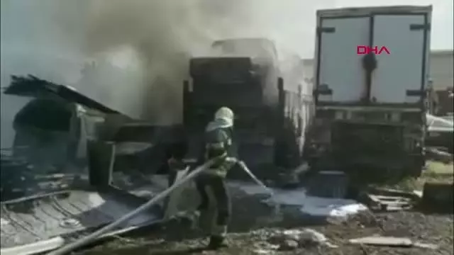 DENİZLİ YEDİEMİN OTOPARKINDA YANGIN, 9 ARAÇ ZARAR GÖRDÜ DENİZLİ YEDİEMİN OTOPARKINDA YANGIN, 9 ARAÇ ZARAR GÖRDÜ