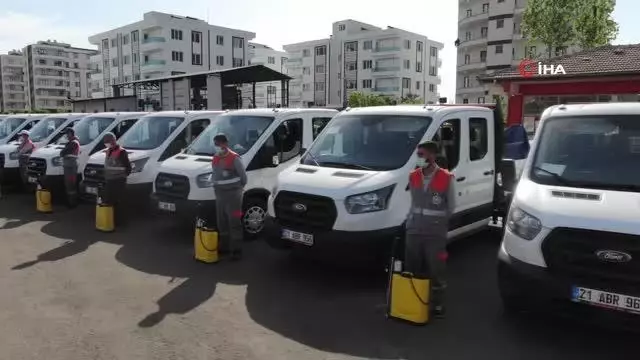 Diyarbakır'da ilaçlama ekipleri işbaşında Diyarbakır'da ilaçlama ekipleri işbaşında