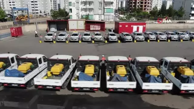 Diyarbakır'da ilaçlama ekipleri işbaşında Diyarbakır'da ilaçlama ekipleri işbaşında