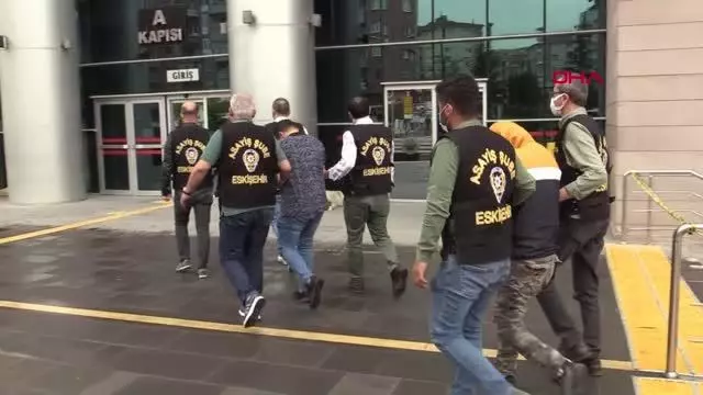ESKİŞEHİR'DE FUHUŞ OPERASYONUNA 3 GÖZALTI ESKİŞEHİR'DE FUHUŞ OPERASYONUNA 3 GÖZALTI