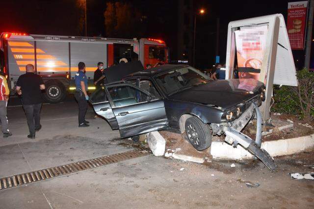 Film gibi kovalamaca! 100 kilometre kaçıp polis aracına çarptı, saatler sonra yakayı ele verdi