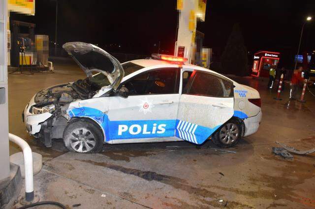 Film gibi kovalamaca! 100 kilometre kaçıp polis aracına çarptı, saatler sonra yakayı ele verdi