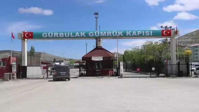 Gürbulak Gümrük Kapısı'nda 12 yavru maymun yakalandı Gürbulak Gümrük Kapısı'nda 12 yavru maymun yakalandı