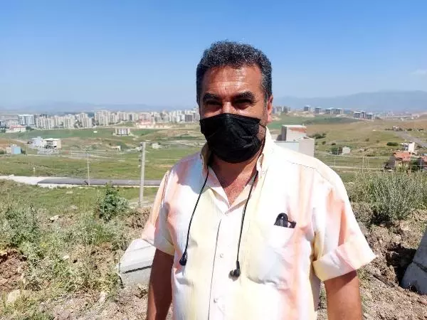 HARMANDALI'NDA YARIKLAR NEDENİYLE TAHLİYE EDİLEN EV YIKILDI, 5 EV DAHA BOŞALTILDI HARMANDALI'NDA YARIKLAR NEDENİYLE TAHLİYE EDİLEN EV YIKILDI, 5 EV DAHA BOŞALTILDI