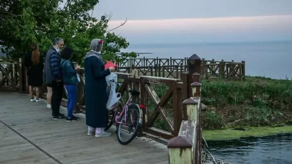 HIDIRELLEZ DİLEKLERİ YASAĞI UNUTTURDU HIDIRELLEZ DİLEKLERİ YASAĞI UNUTTURDU