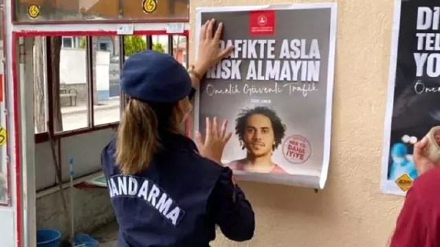 Jandarmadan çiftçilere traktör kullanımı eğitimi Jandarmadan çiftçilere traktör kullanımı eğitimi