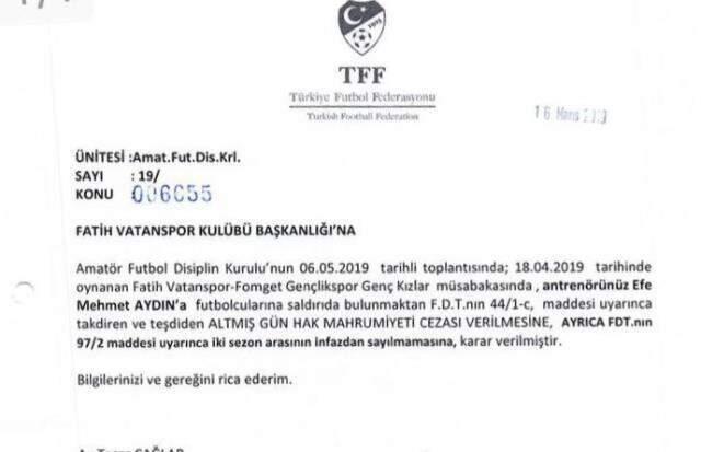 Kadına şiddet davası devam eden teknik direktör Efe Mehmet Aydın'a ödül verildi Kadına şiddet davası devam eden teknik direktör Efe Mehmet Aydın'a ödül verildi