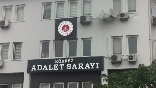Kamyonette 139 kilo 350 gram eroin ele geçirilmesine ilişkin gözaltına alınan 4 şüpheli adliyede Kamyonette 139 kilo 350 gram eroin ele geçirilmesine ilişkin gözaltına alınan 4 şüpheli adliyede