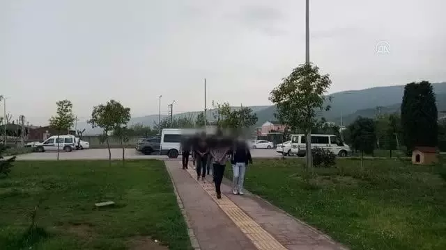 Kamyonette 139 kilo 350 gram eroin ele geçirilmesine ilişkin gözaltına alınan 4 şüpheli adliyede Kamyonette 139 kilo 350 gram eroin ele geçirilmesine ilişkin gözaltına alınan 4 şüpheli adliyede