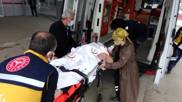 Son dakika haberi | Kazada yaralanan sağlıkçı, ambulans helikopterle hastaneye yetiştirildi Son dakika haberi | Kazada yaralanan sağlıkçı, ambulans helikopterle hastaneye yetiştirildi