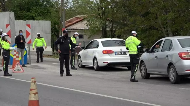 Trafik Haftası dolayısıyla sürücüler bilgilendirildi Trafik Haftası dolayısıyla sürücüler bilgilendirildi