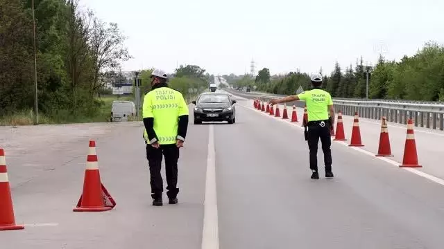 Trafik Haftası dolayısıyla sürücüler bilgilendirildi Trafik Haftası dolayısıyla sürücüler bilgilendirildi