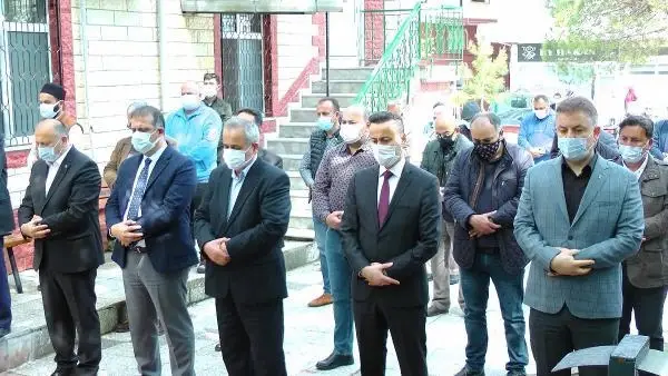 KORONAVİRÜSTEN HAYATINI KAYBEDEN HAKİM SON YOLCULUĞUNA UĞURLANDI