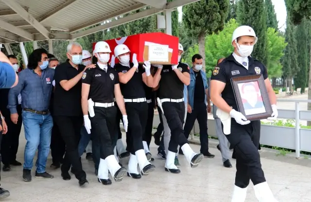 Koruma polisi kalbine yenildi Koruma polisi kalbine yenildi