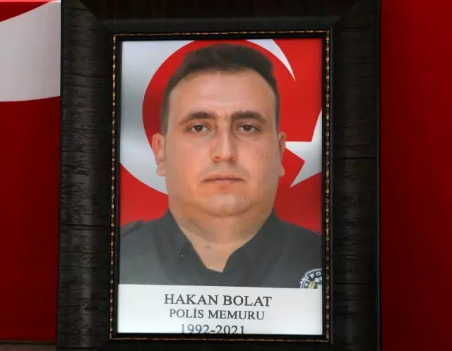 Koruma polisi kalbine yenildi Koruma polisi kalbine yenildi