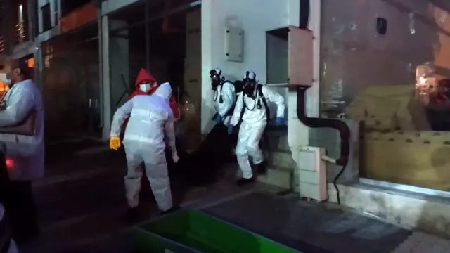 Kötü koku nedeniyle şikayette bulunan komşular sayesinde 1 hafta önce öldürülen adamın cansız bedenine ulaşıldı Kötü koku nedeniyle şikayette bulunan komşular sayesinde 1 hafta önce öldürülen adamın cansız bedenine ulaşıldı