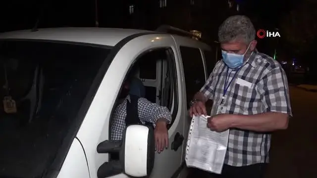 Rahat tavırlarıyla '7 devlete gidebilirim' diyen sürücü şok yaşadı: Aracı trafikten men edildi Rahat tavırlarıyla '7 devlete gidebilirim' diyen sürücü şok yaşadı: Aracı trafikten men edildi