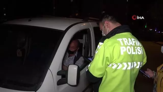 Rahat tavırlarıyla '7 devlete gidebilirim' diyen sürücü şok yaşadı: Aracı trafikten men edildi Rahat tavırlarıyla '7 devlete gidebilirim' diyen sürücü şok yaşadı: Aracı trafikten men edildi