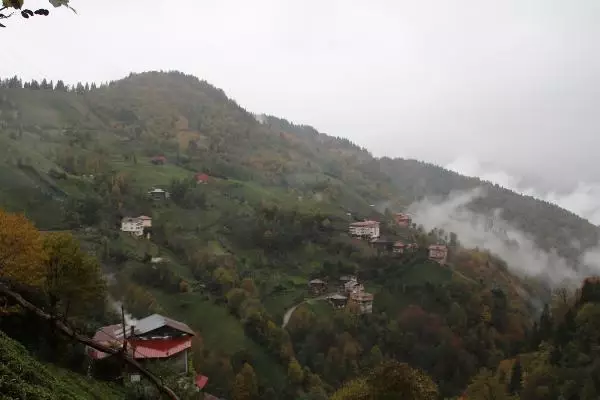 Rize'de tam kapanmada köyler doldu; uyarı geldi Rize'de tam kapanmada köyler doldu; uyarı geldi