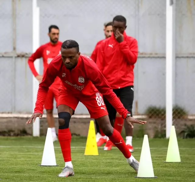 Sivasspor'da Başakşehir mesaisi Sivasspor'da Başakşehir mesaisi