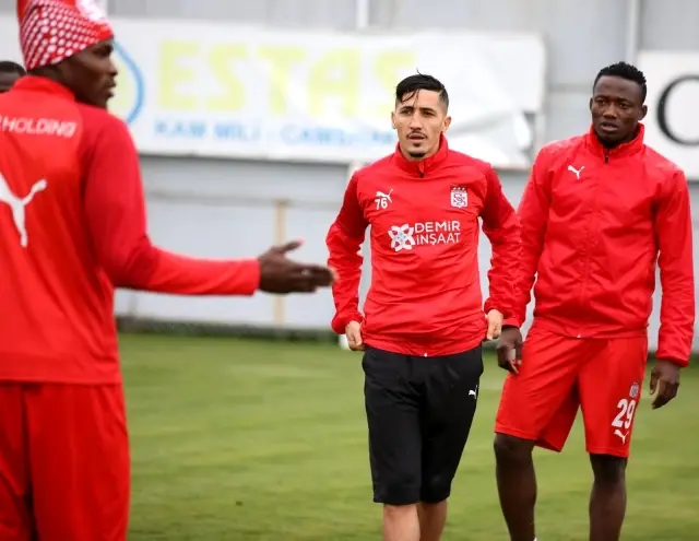 Sivasspor'da Başakşehir mesaisi Sivasspor'da Başakşehir mesaisi
