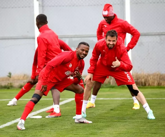 Sivasspor'da Başakşehir mesaisi Sivasspor'da Başakşehir mesaisi