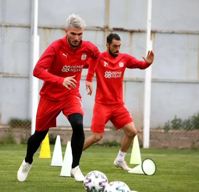 Sivasspor'da Başakşehir mesaisi Sivasspor'da Başakşehir mesaisi