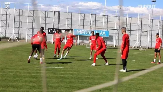 Sivasspor'da Başakşehir Mesaisi Devam Ediyor Sivasspor'da Başakşehir Mesaisi Devam Ediyor