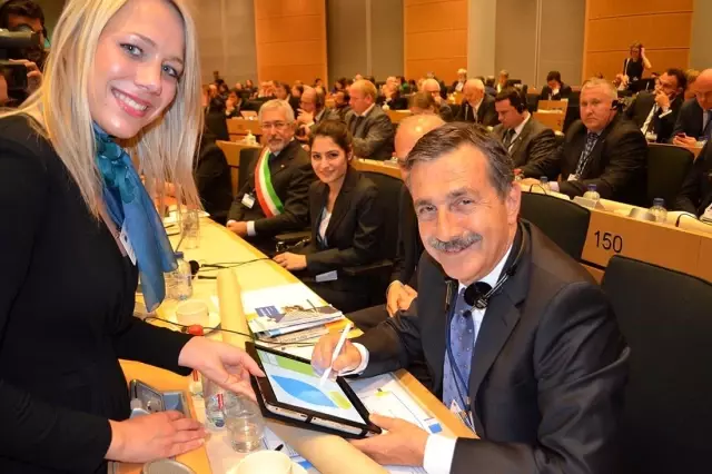 Son dakika haberi... Tepebaşı Belediyesi 'Etki Azaltım Rozeti' almaya hak kazandı Son dakika haberi... Tepebaşı Belediyesi 'Etki Azaltım Rozeti' almaya hak kazandı