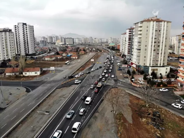 Trafiğe kayıtlı araç sayısı arttı Trafiğe kayıtlı araç sayısı arttı